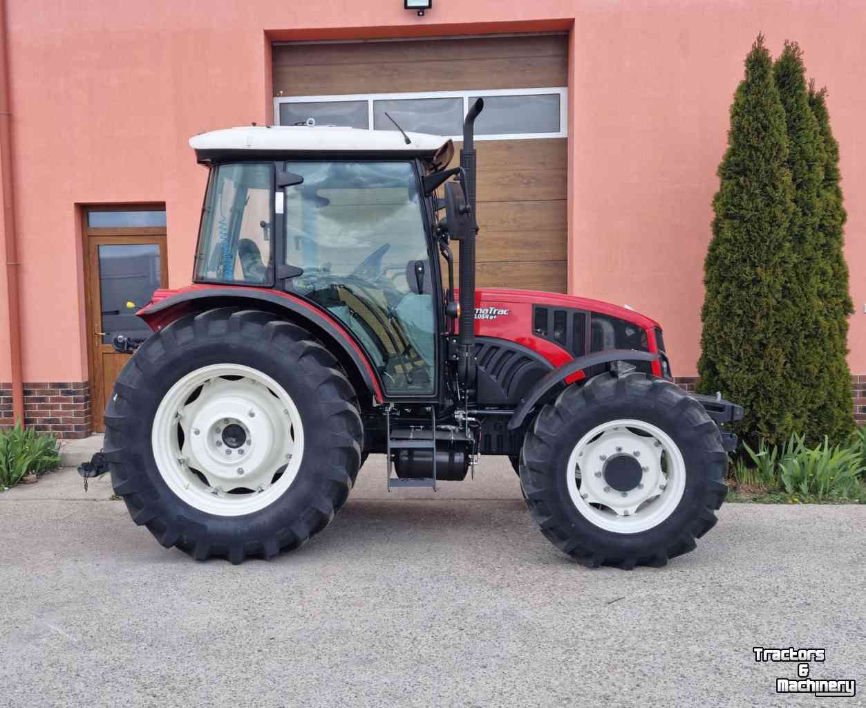 Tractors  ArmaTrac 1054 e+