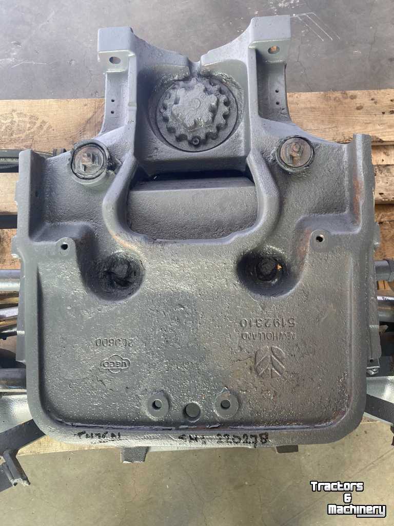 Used parts for tractors New Holland TN75N