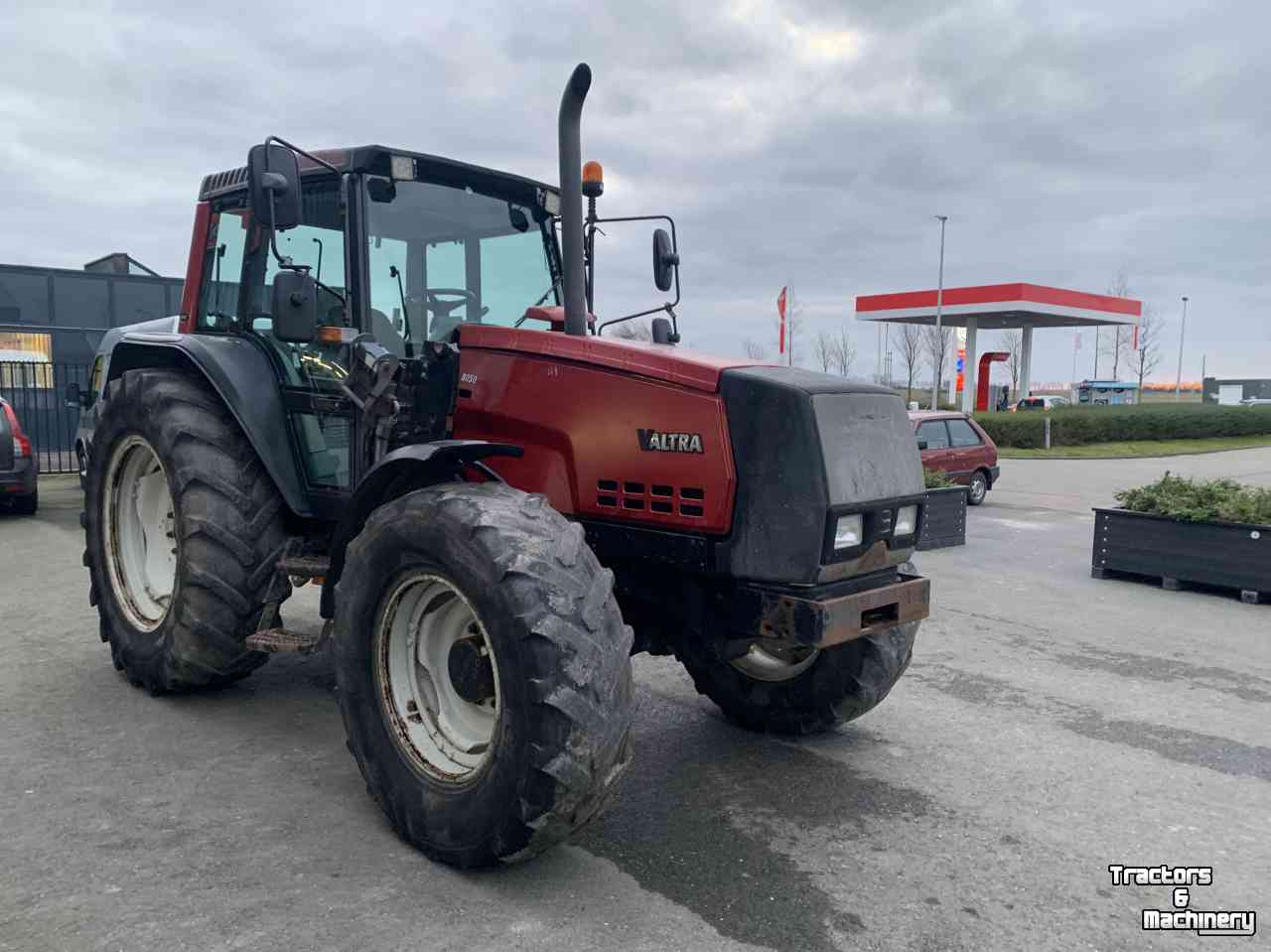 Tractors Valtra 8050 MEGA