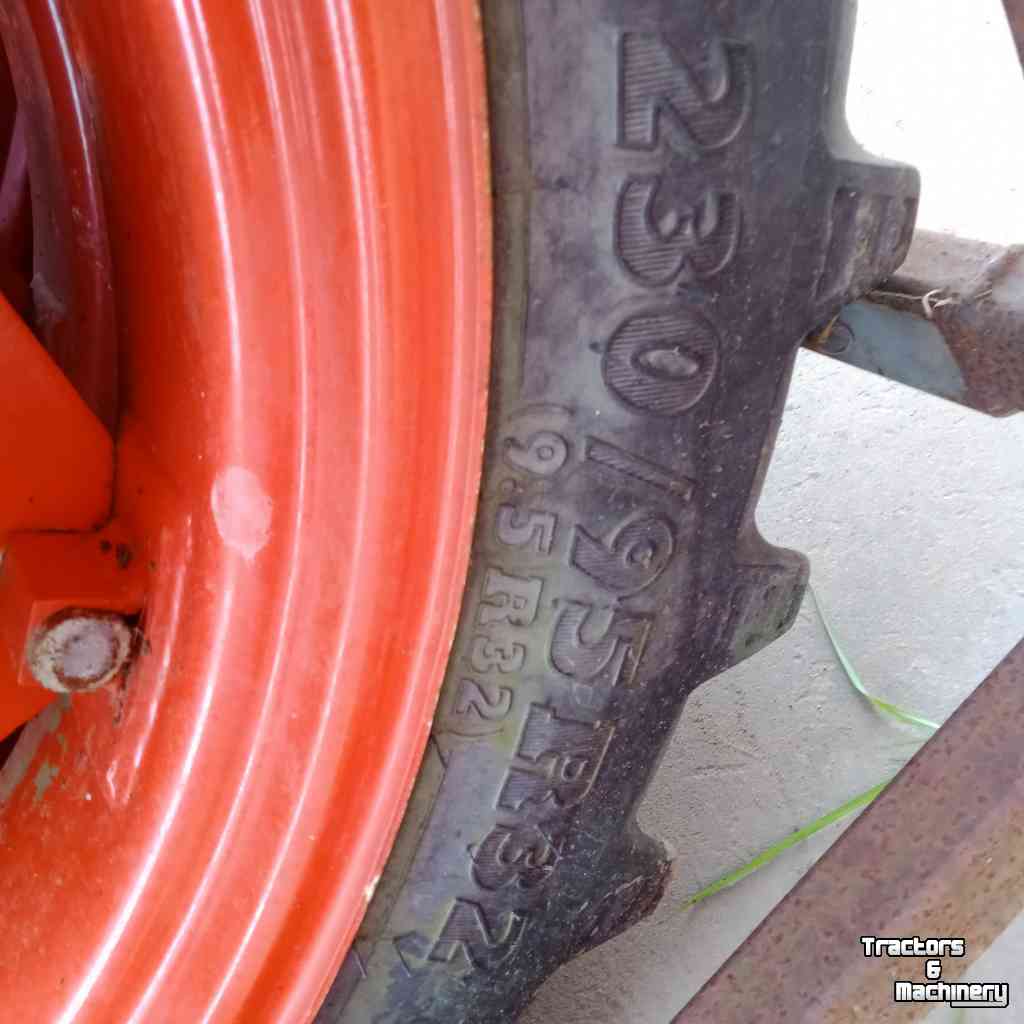 Wheels, Tyres, Rims & Dual spacers Claas 270 95 r44 en 230 95 r32