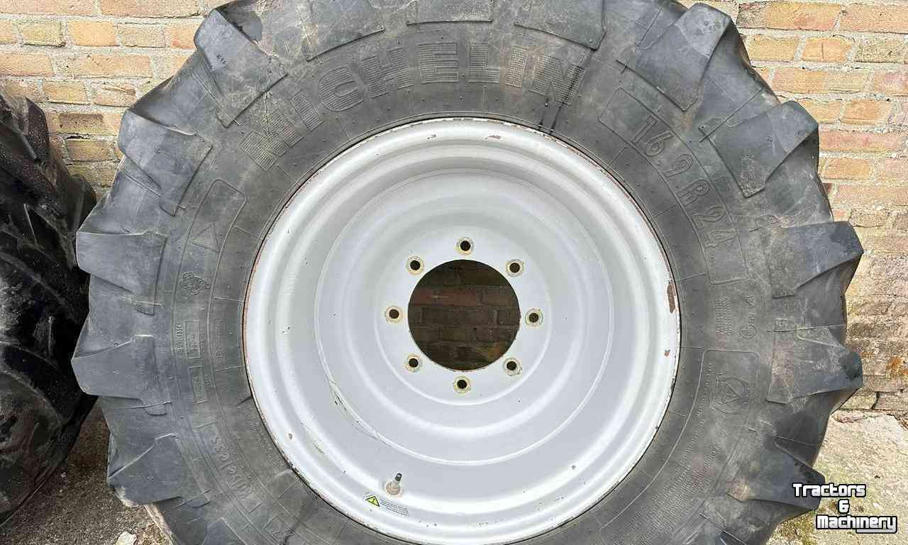 Wheels, Tyres, Rims & Dual spacers Michelin 16.9R24 30% Agribib