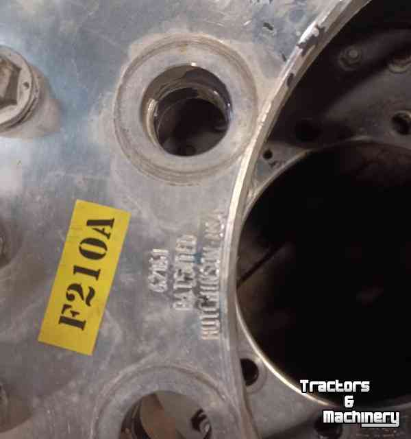 Wheels, Tyres, Rims & Dual spacers  Hutchinson Aluminium Velgen 395/80 20