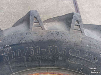 Wheels, Tyres, Rims & Dual spacers  2 banden met velg 600/60-30.5