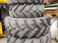 Wheels, Tyres, Rims & Dual spacers Pirelli 580/70R42 + 480/70R30 Pirelli