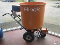 Sawdust spreader for boxes Flingk SE 250 instrooibak