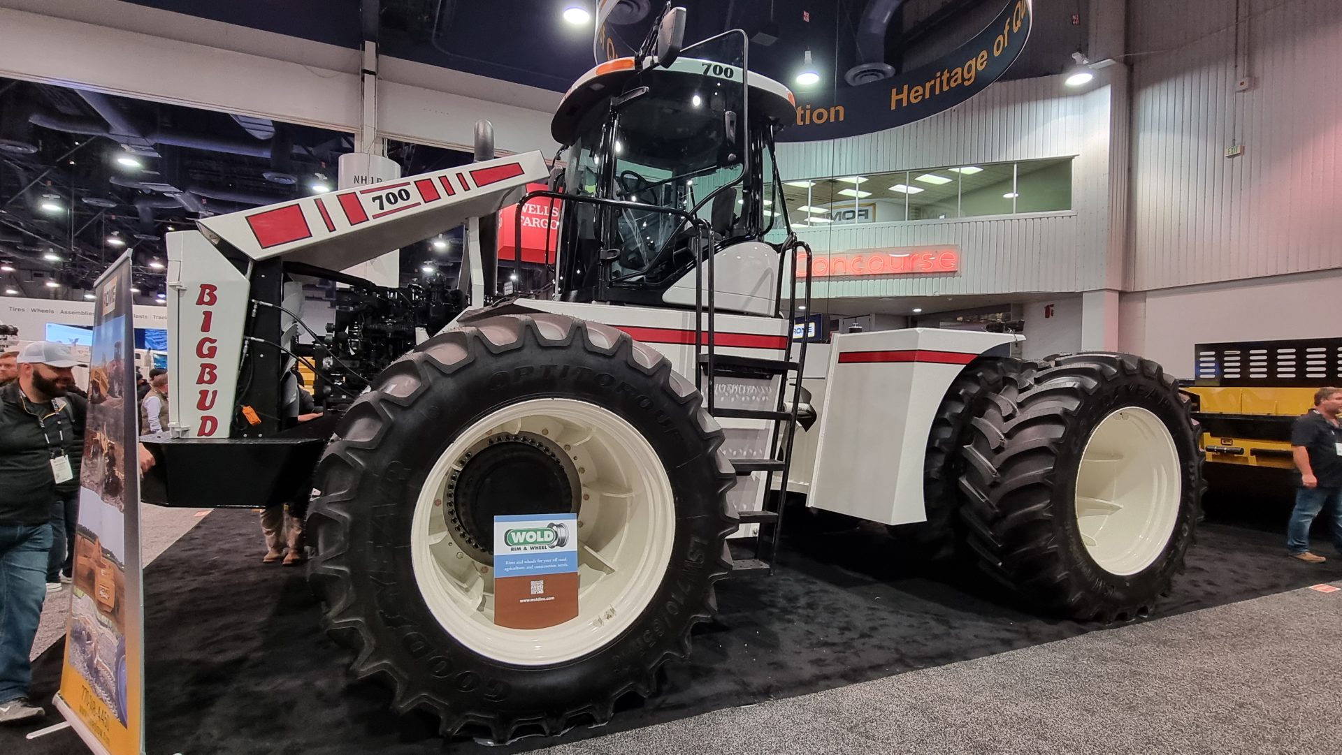 700hp Big Bud at ConExpo