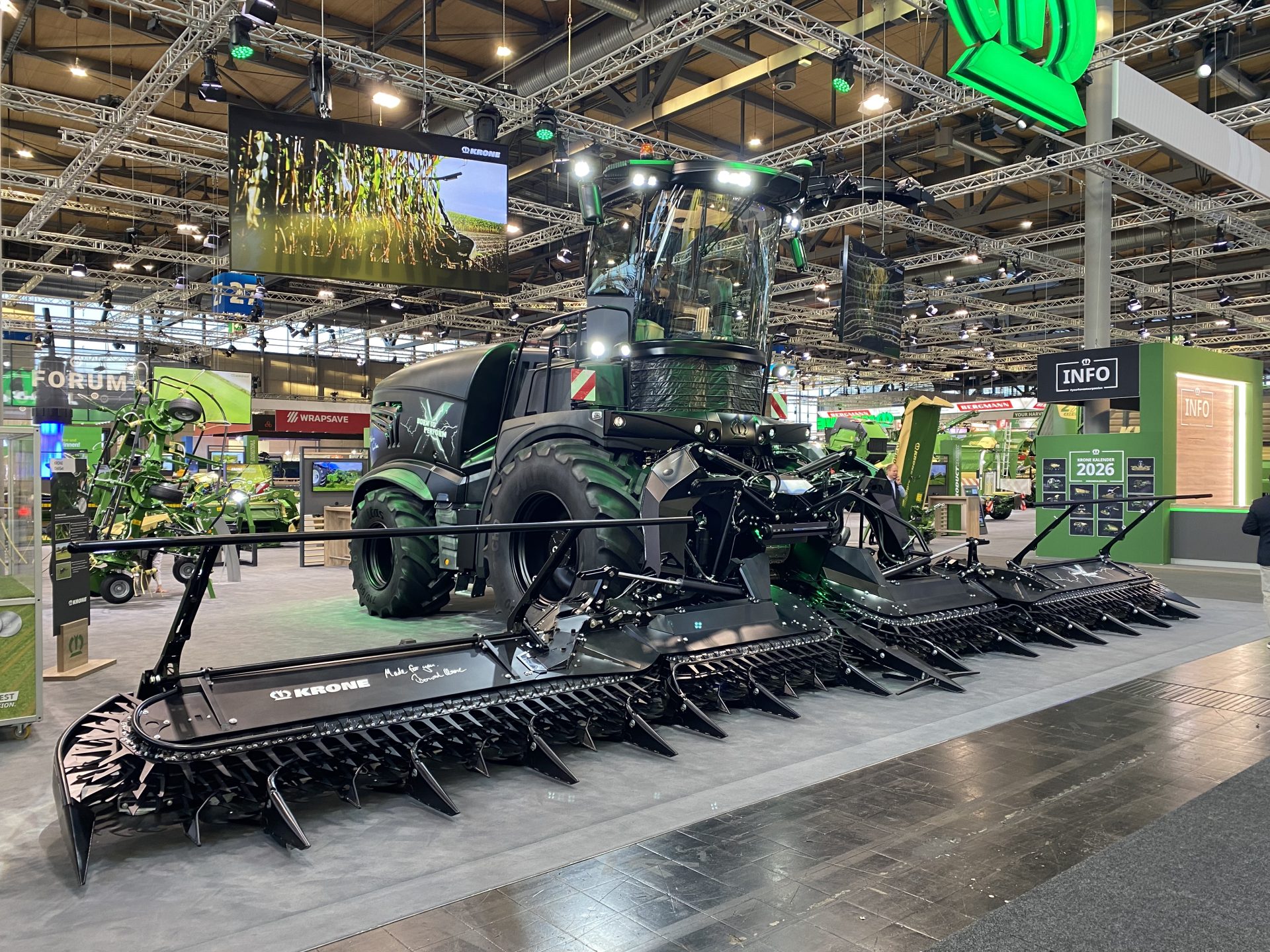 Big foragers, big headers, 16 rows at a time