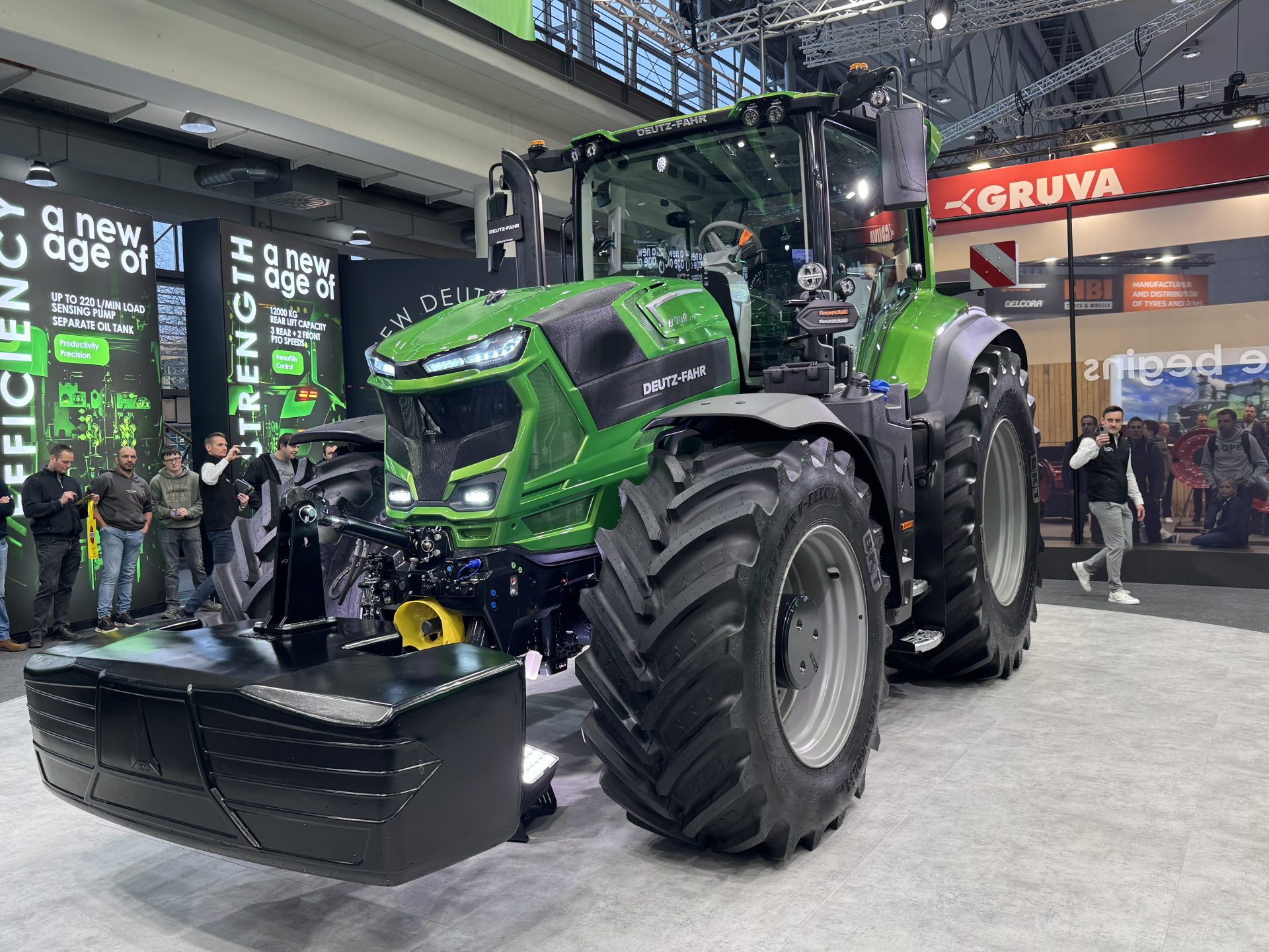 Deutz-Fahr wows with new 8 Series