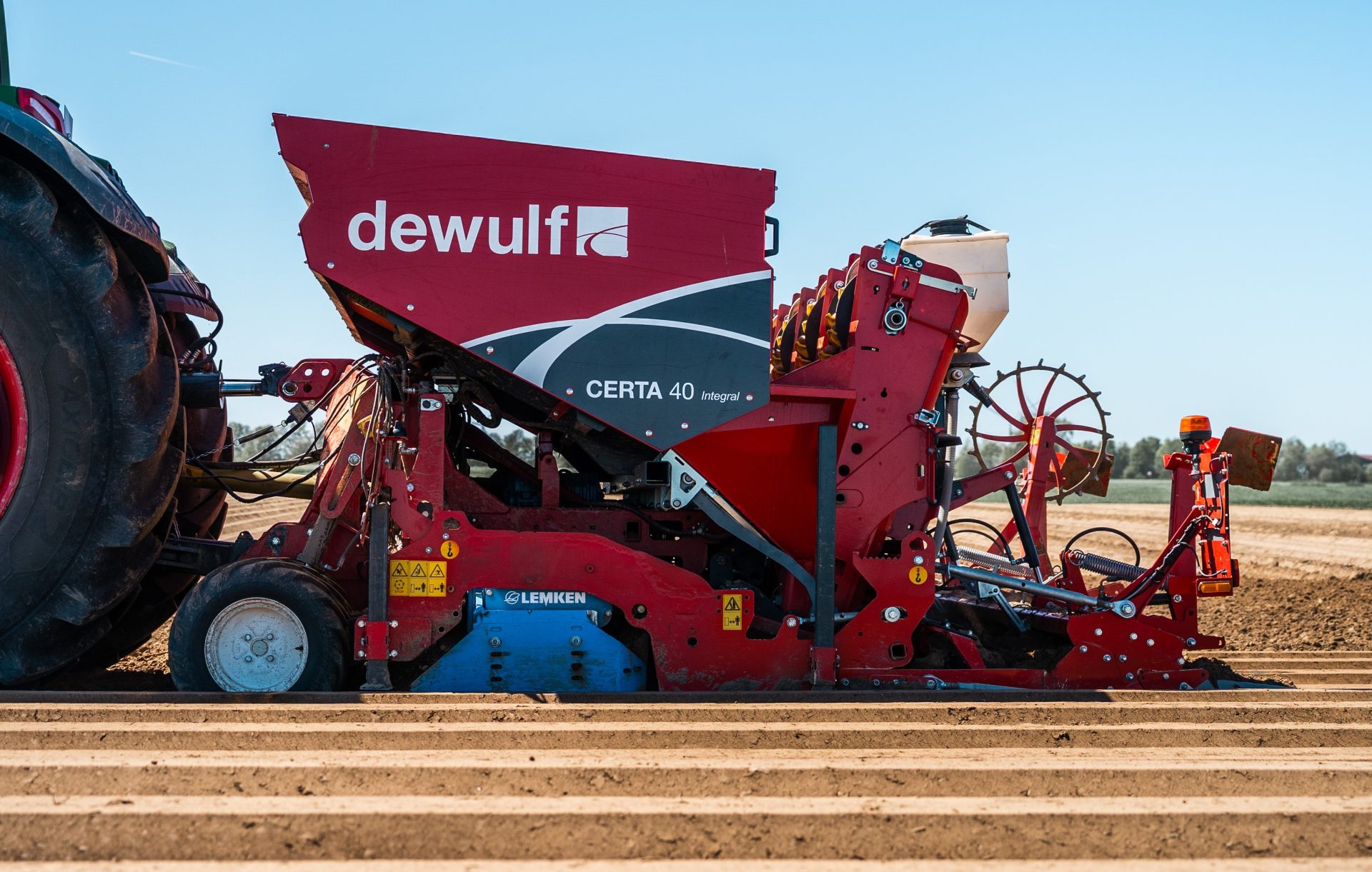 Dewulf potato planter with Lemken power harrow