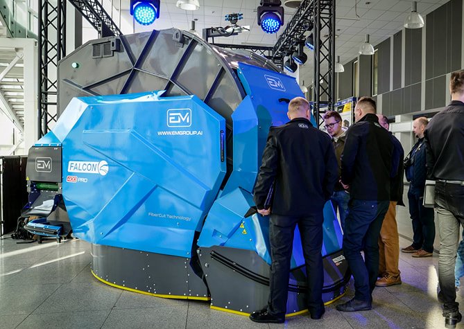 Euromilk autonomous feeding robot