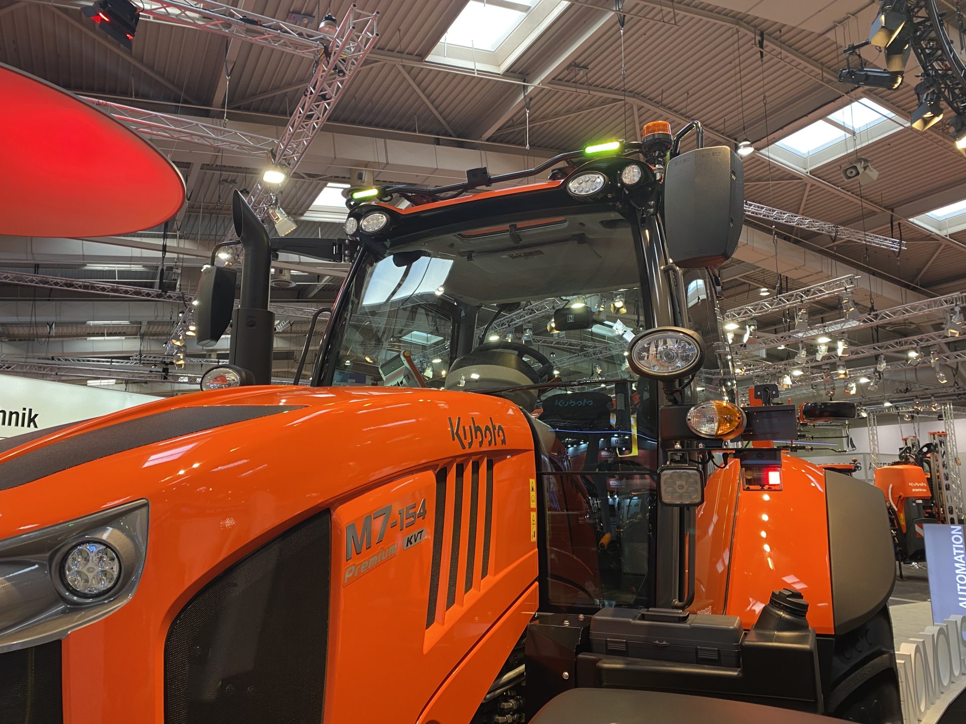 Kubota tests autonomous M7