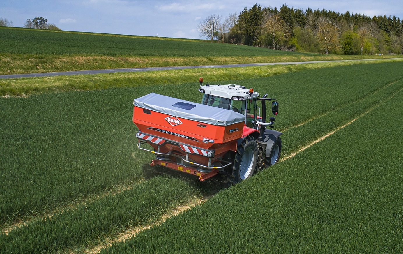 Kuhn increases headland spreading accuracy