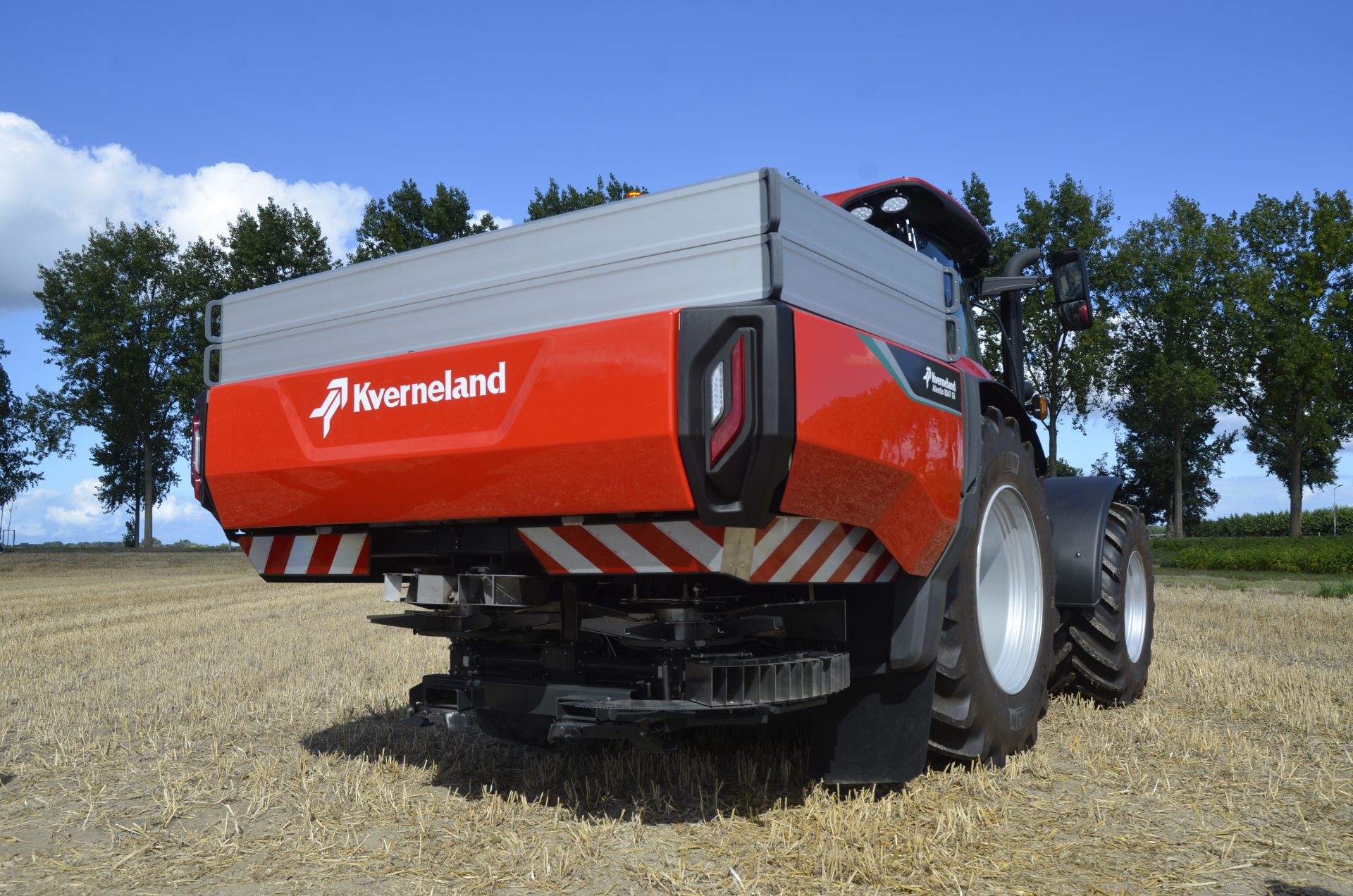 Kverneland Alentix fertiliser spreader