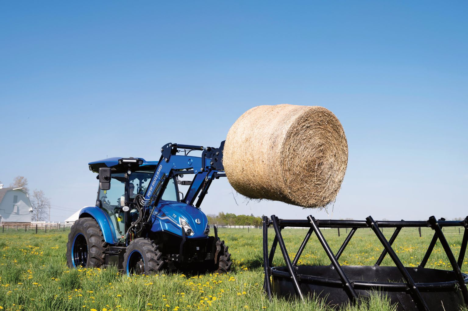 https://www.tractors-and-machinery.com/images/tekst/vakbeurzen/new-holland-t4-electric-takes-off.jpg