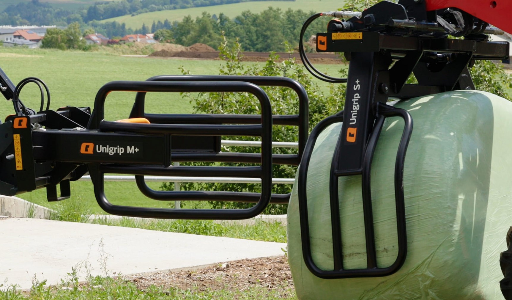 Quicke completes round bale grab range