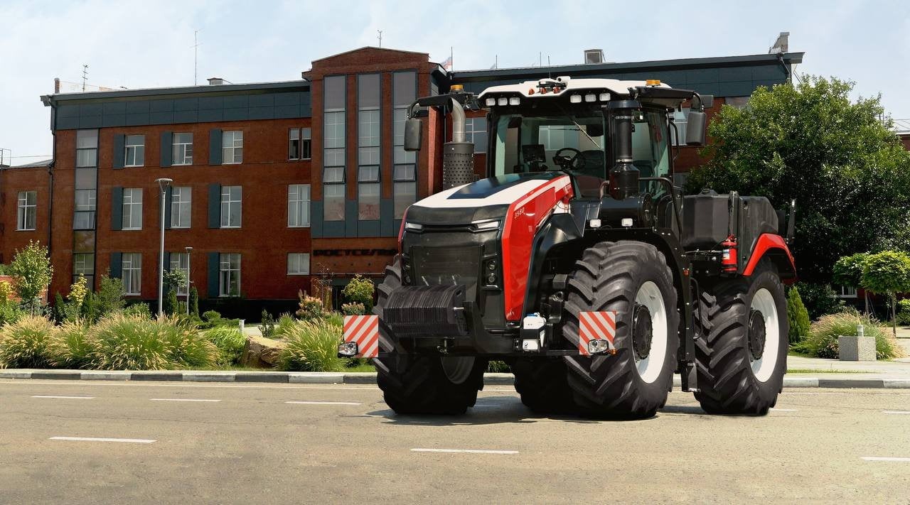 Rostselmash tests 580hp tractor