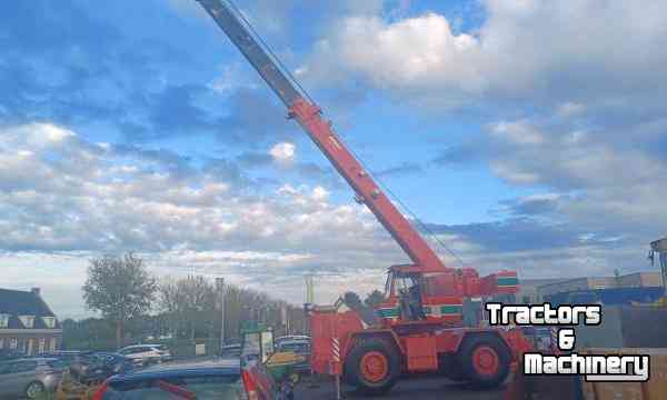 Excavator mobile Grove Telescopische Bandenkraan / Hijskraan