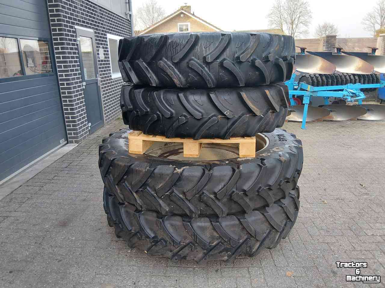 Wheels, Tyres, Rims & Dual spacers Case-IH 380/90 R50  380/85 R34  New Holland Steyr  CVX CVT TVT  Cultuurwielen