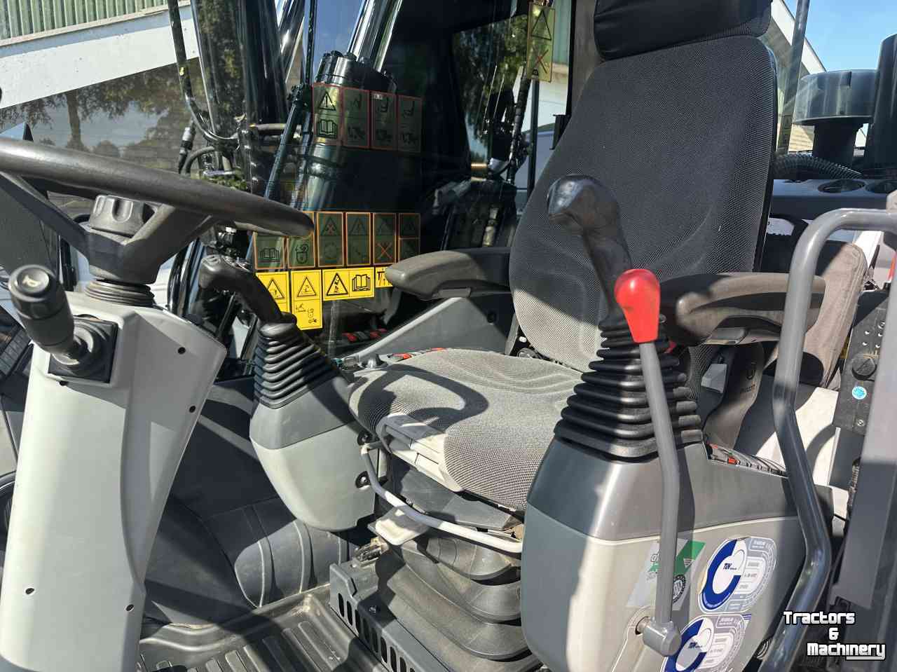 Excavator mobile Komatsu PW180-10 met LMB  Lastmomentbeveiliging
