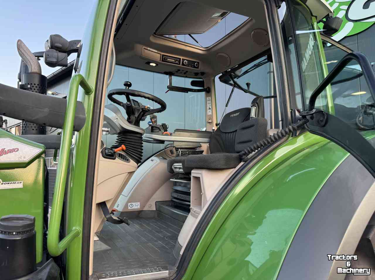 Tractor Fendt 718 S4 power plus