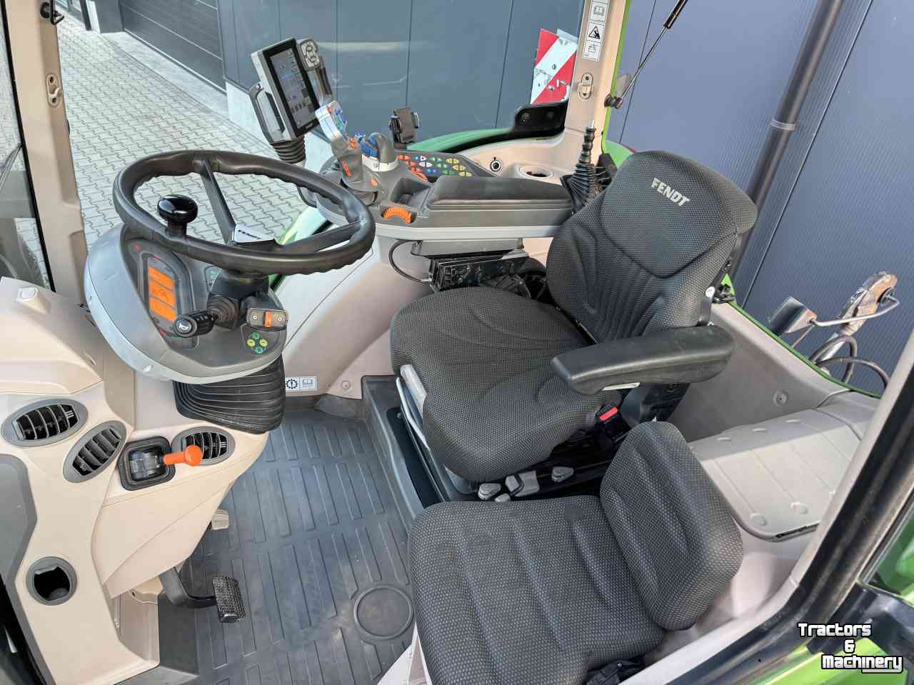 Tractor Fendt 718 S4 power plus