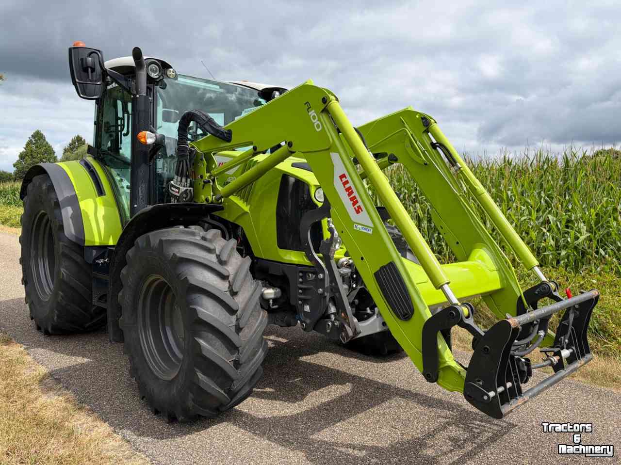 Tractor Claas Arion 420
