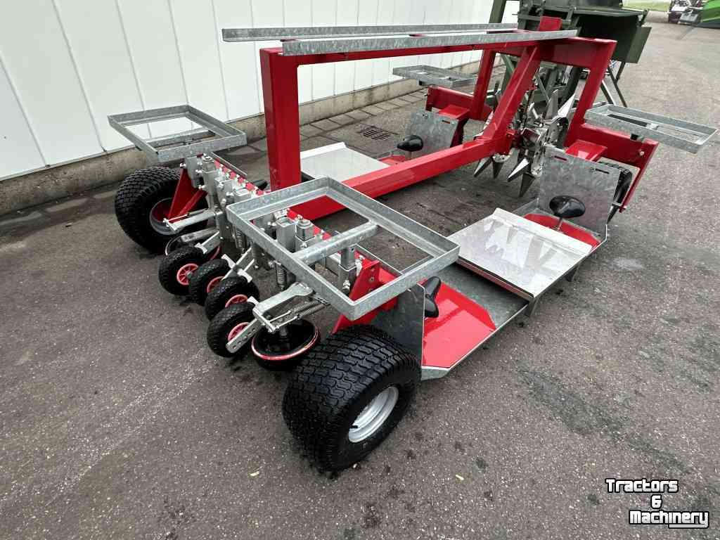 Transplanter  plantmachine 2 rijig voor de aardbeienruggenteelt.