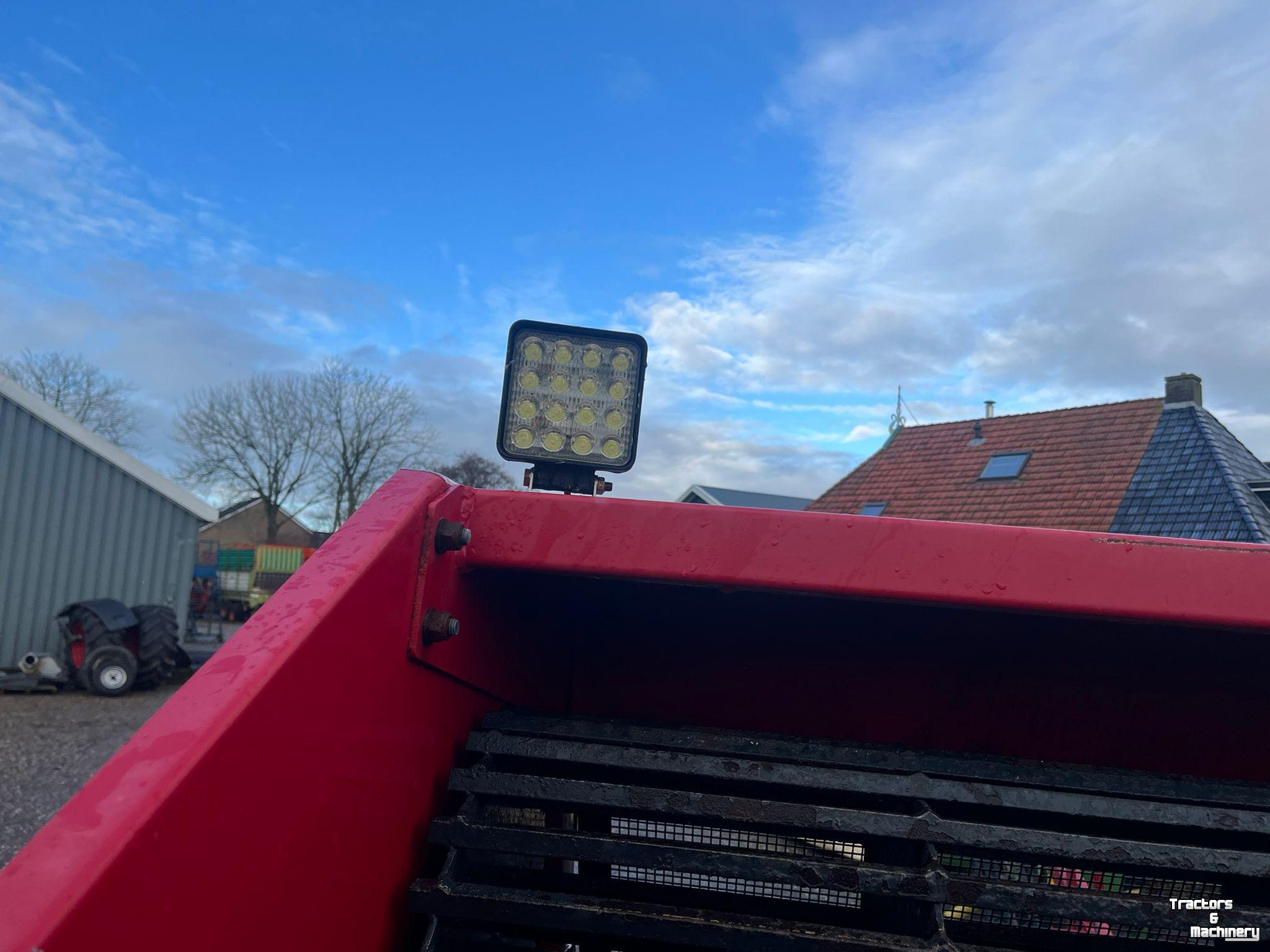 Silage-block distribution wagon Trioliet Trioliet Multifeed