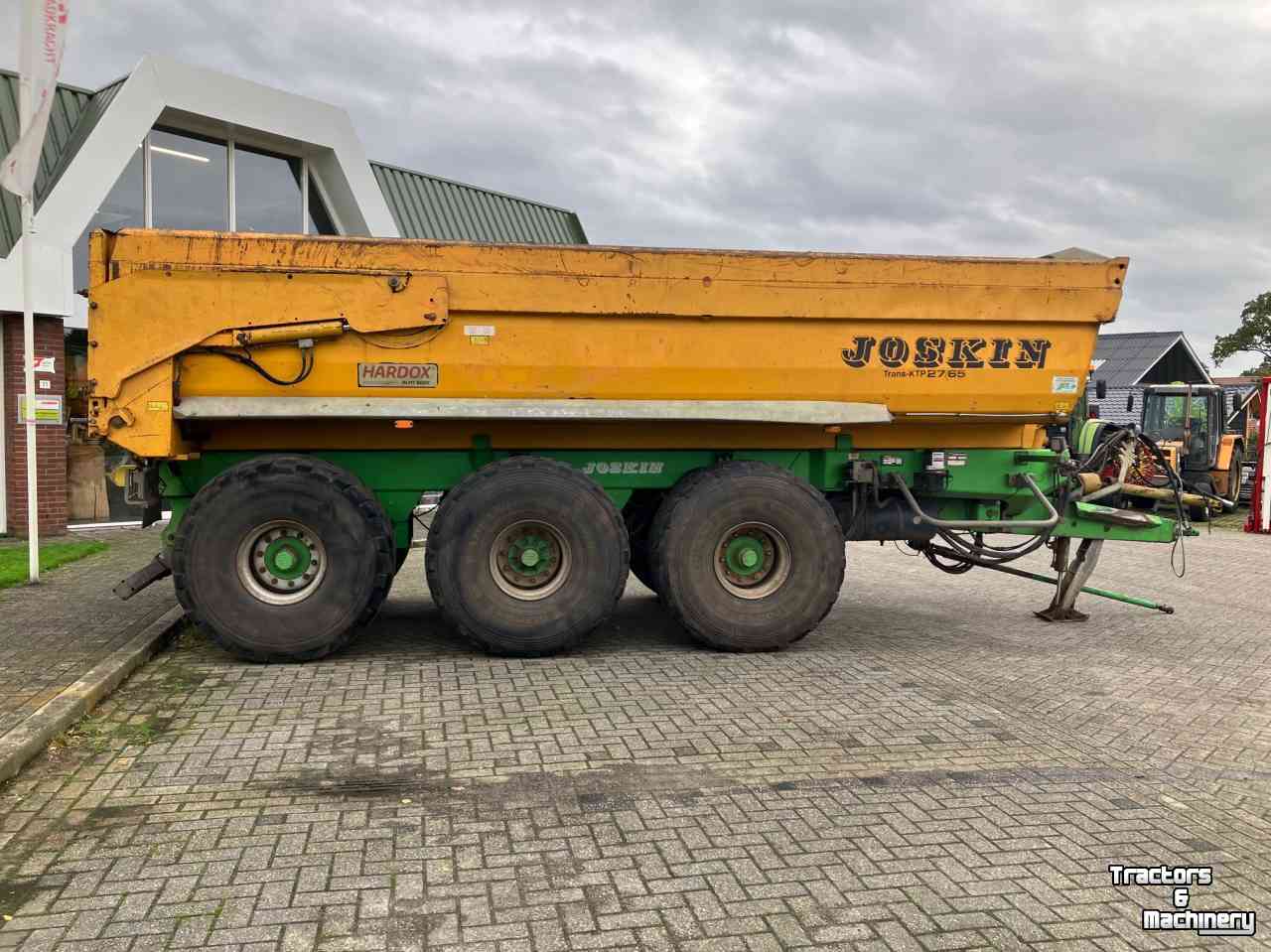 Earth- / Sand-dumper Joskin Tridem trans-KPT 27/65