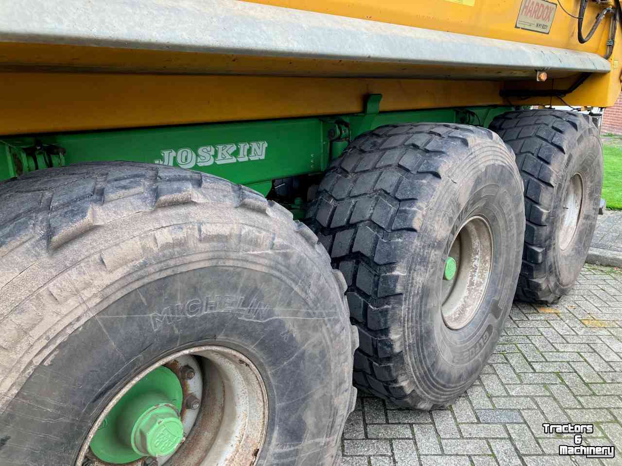 Earth- / Sand-dumper Joskin Tridem trans-KPT 27/65