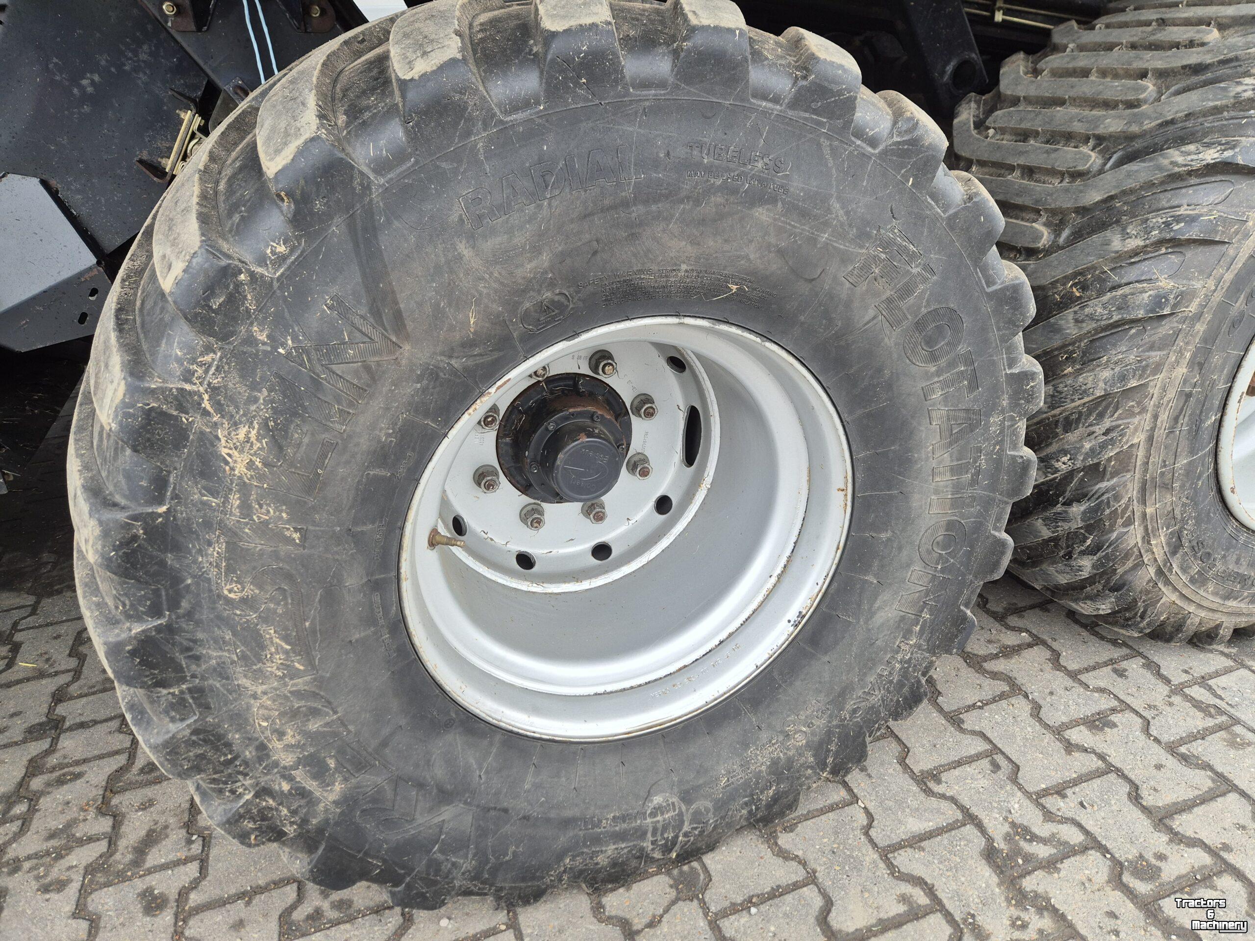 Balers New Holland BB9060