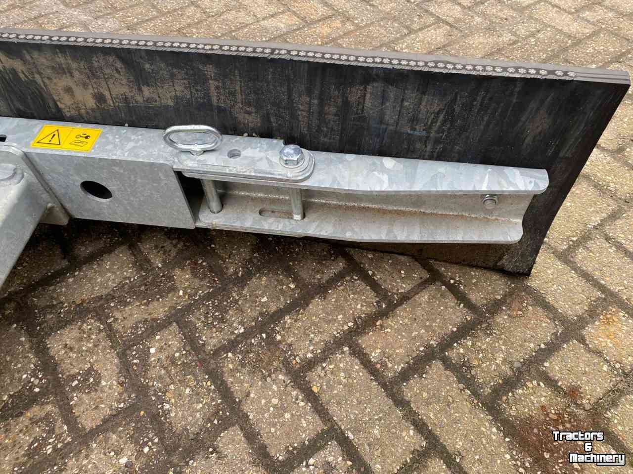 Manure scraper Zocon RS-270 Mestschuif / Sneeuwschuif / Rubberschuif