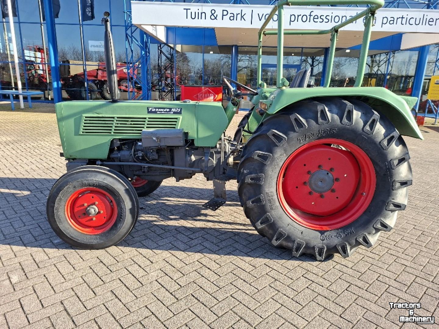 Small-track Tractor Fendt 102S