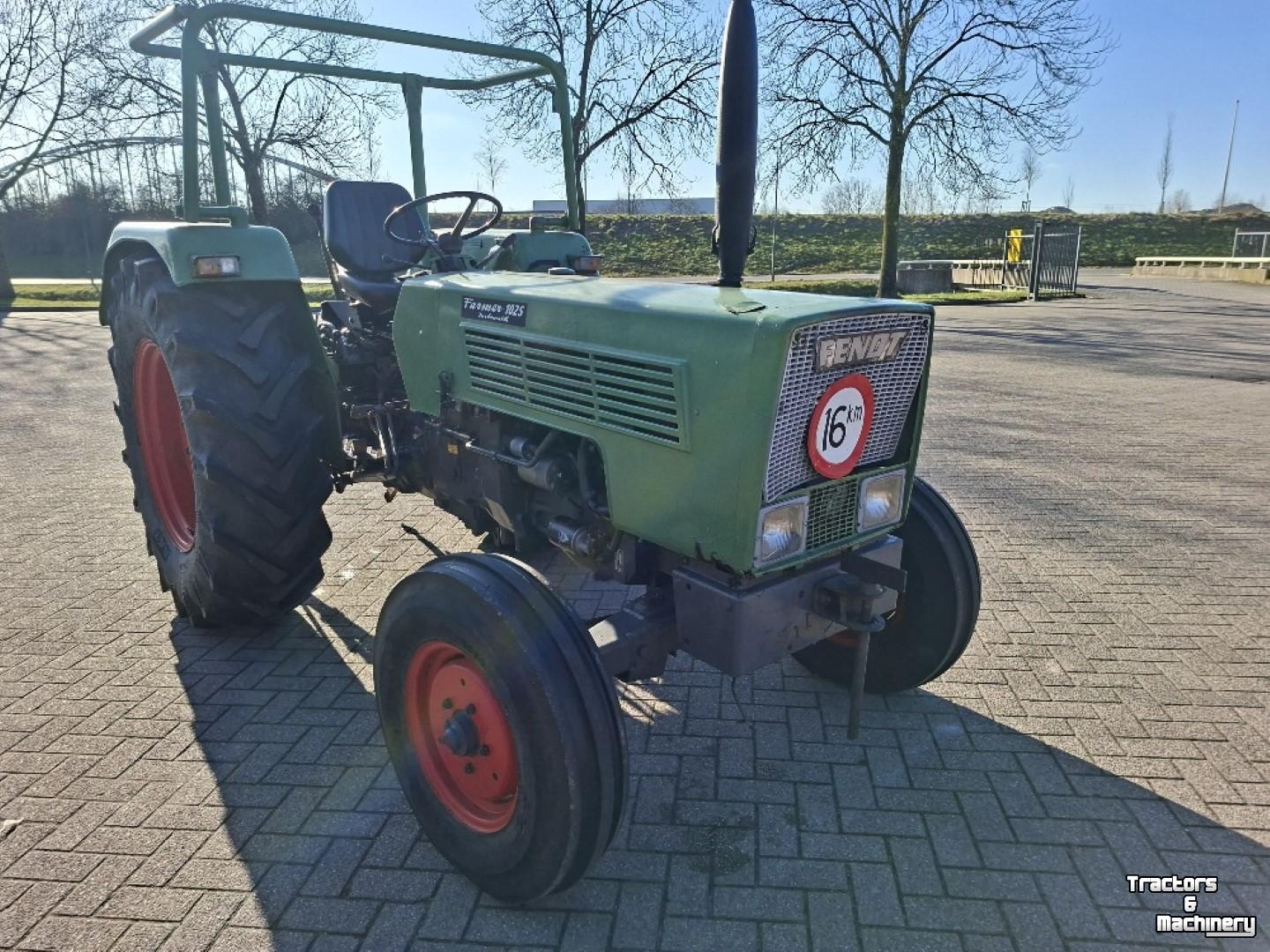 Small-track Tractor Fendt 102S