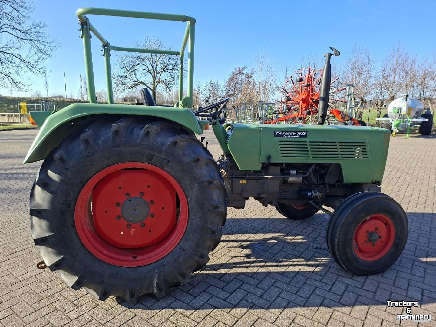 Small-track Tractor Fendt 102S