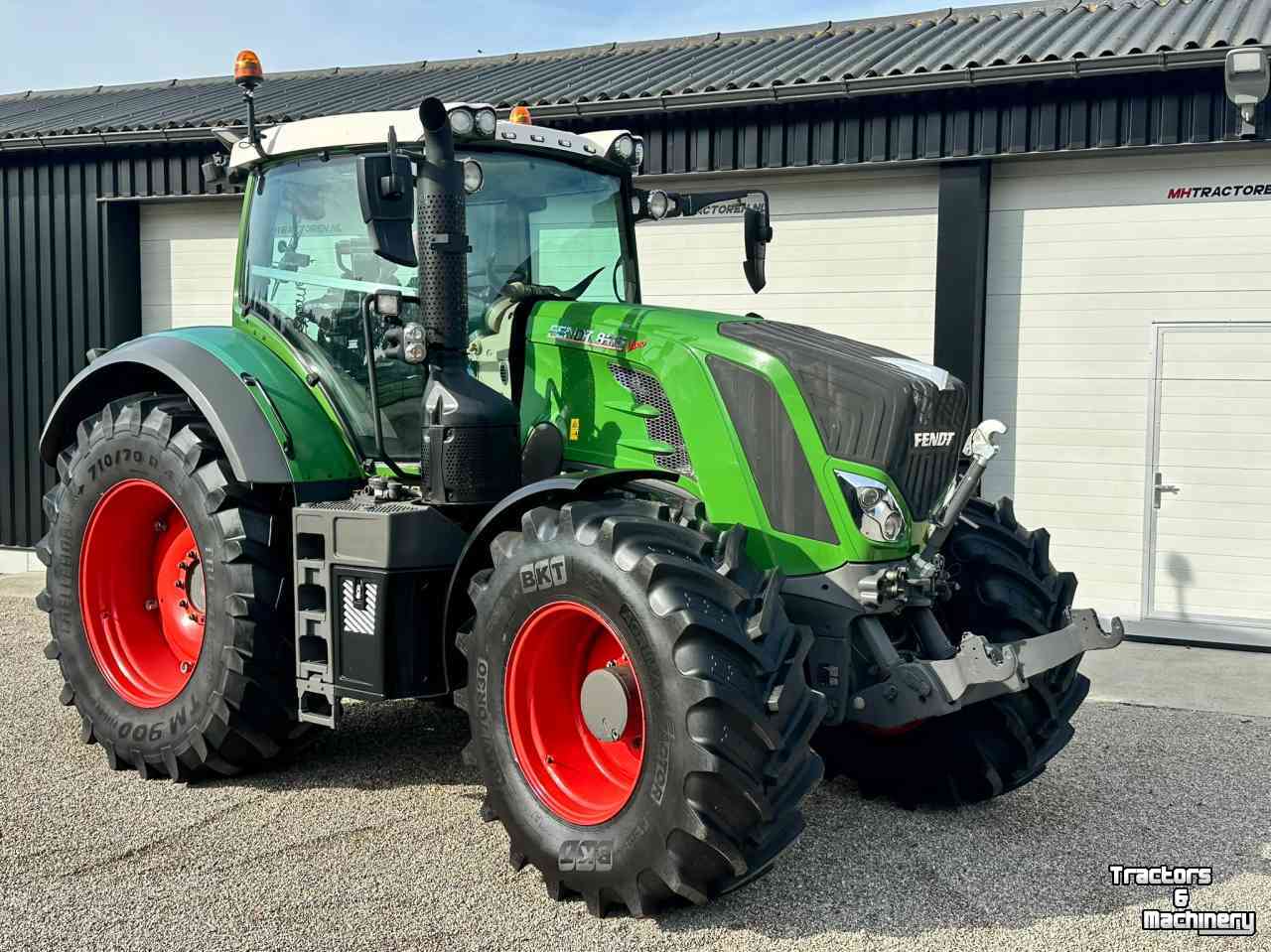 Tractor Fendt 826