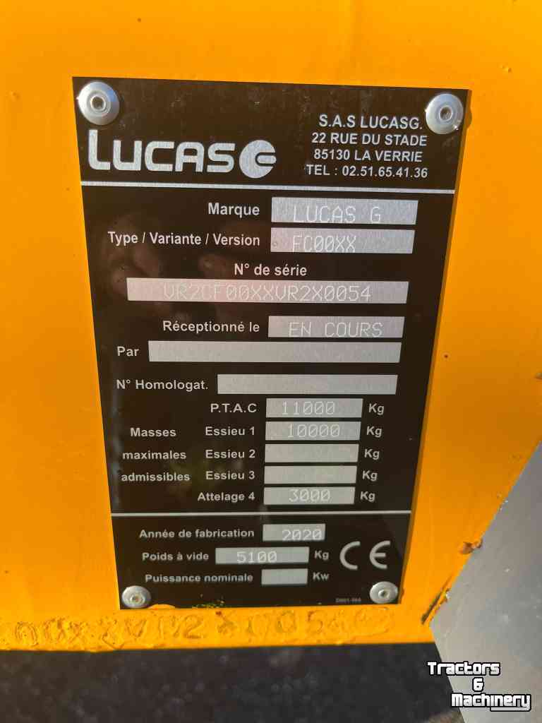 Straw spreader for boxes Lucas Castor 185 stroblazer
