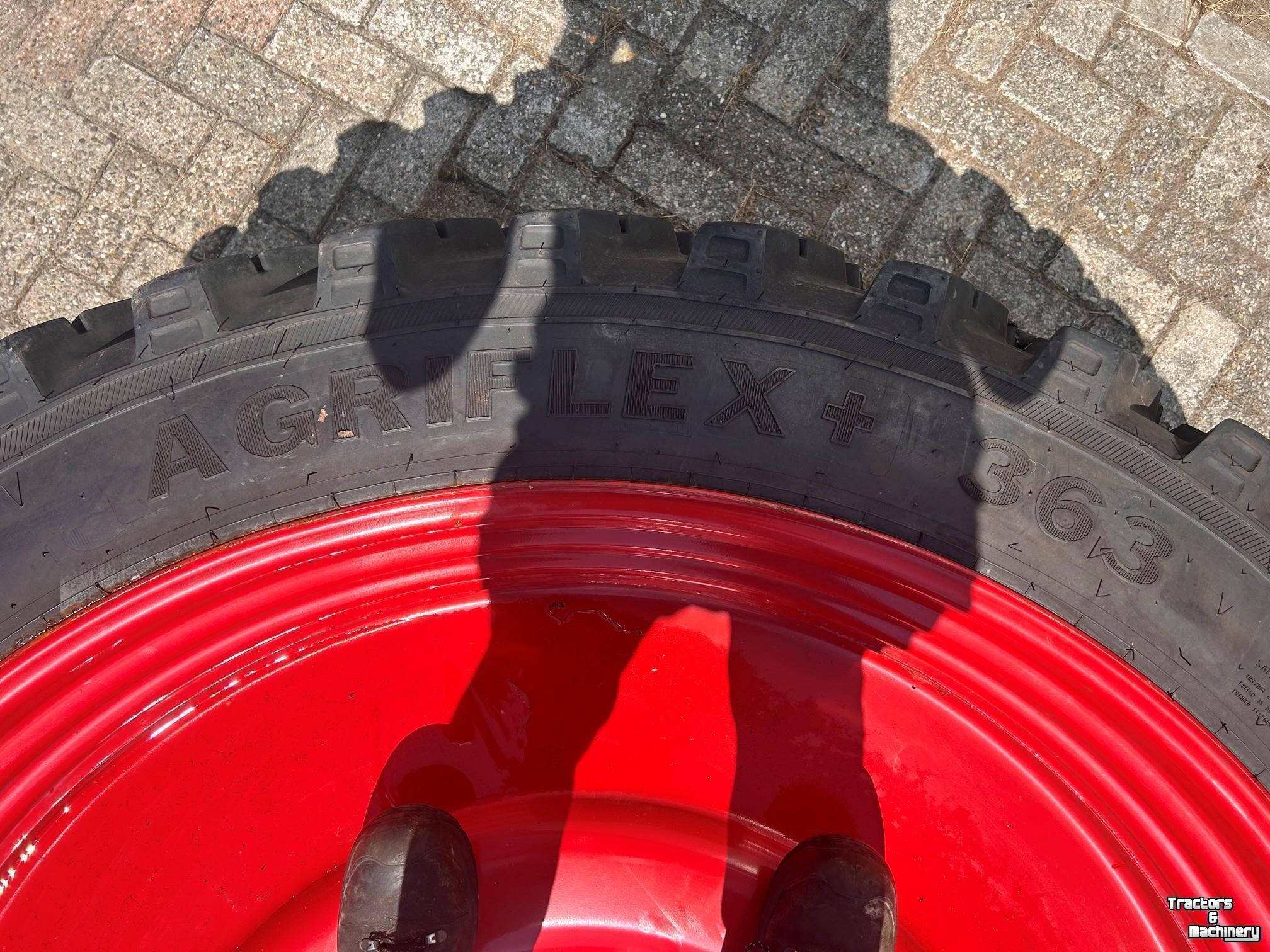 Wheels, Tyres, Rims & Dual spacers Alliance cultuurwielen Fendt 300 serie 112r54 + 11.2r36 spoor 1500mm