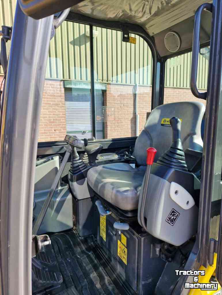 Excavator tracks New Holland E18C