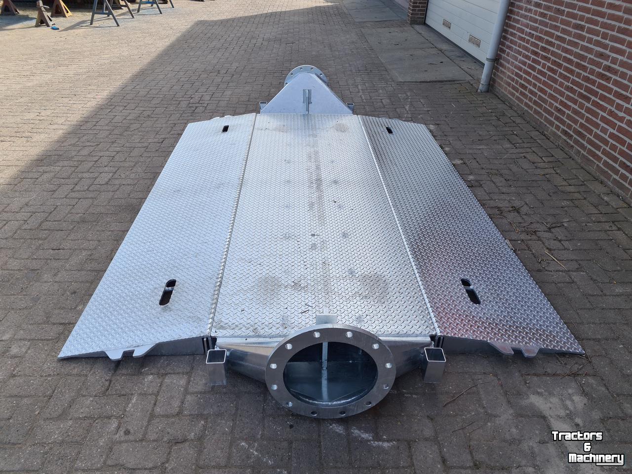 Irrigation bridge / Mobile waterbridge AGM Leidingdrempel / road ramp
