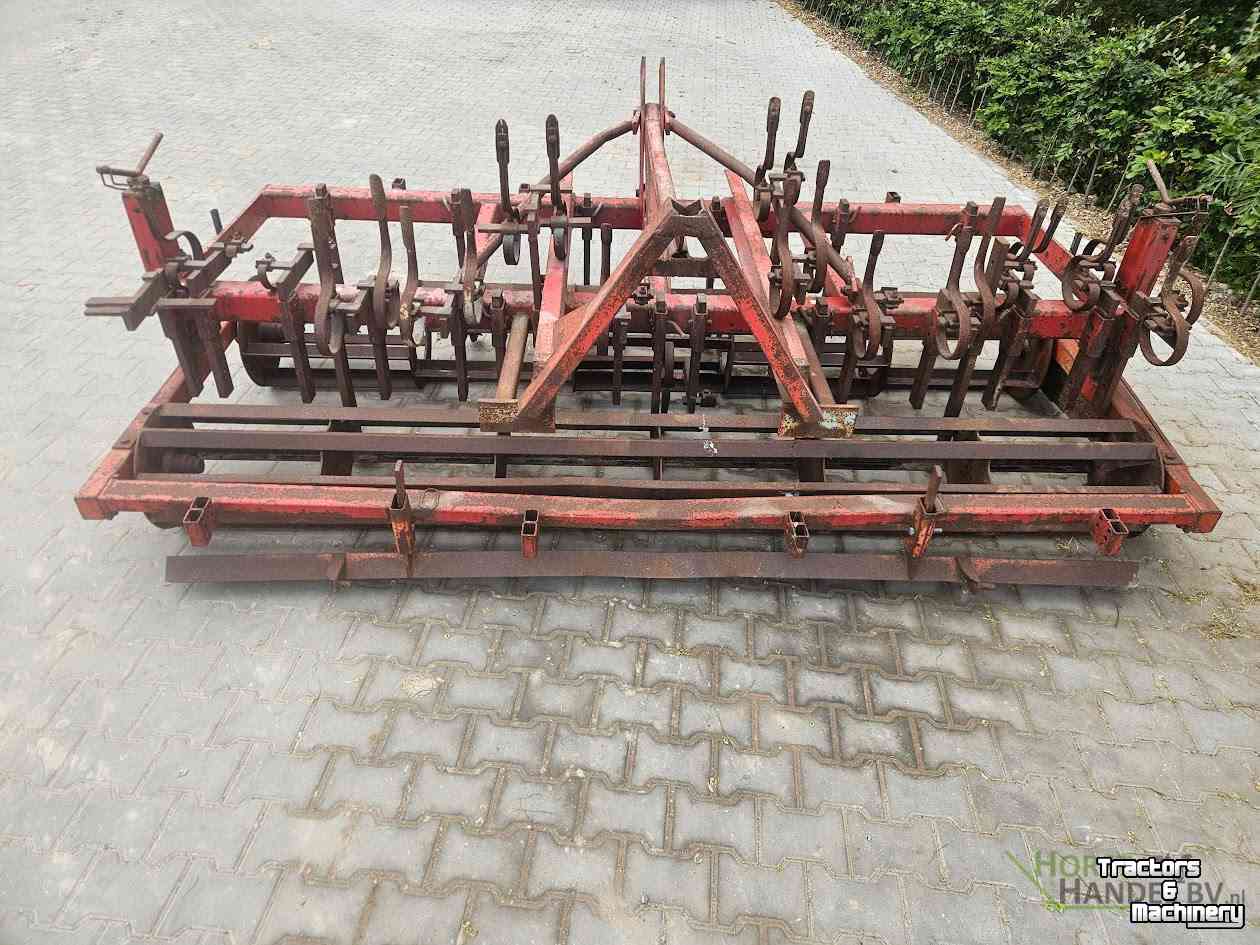 Seedbed combination  Zaaibedbereider fronthef of achterop