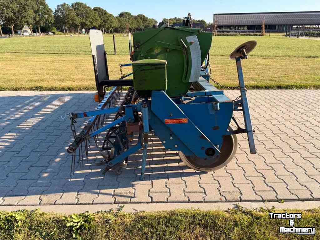 Seed drill Köckerling Nokkenrad zaaimachine met rol