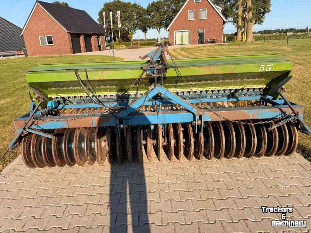 Seed drill Köckerling Nokkenrad zaaimachine met rol