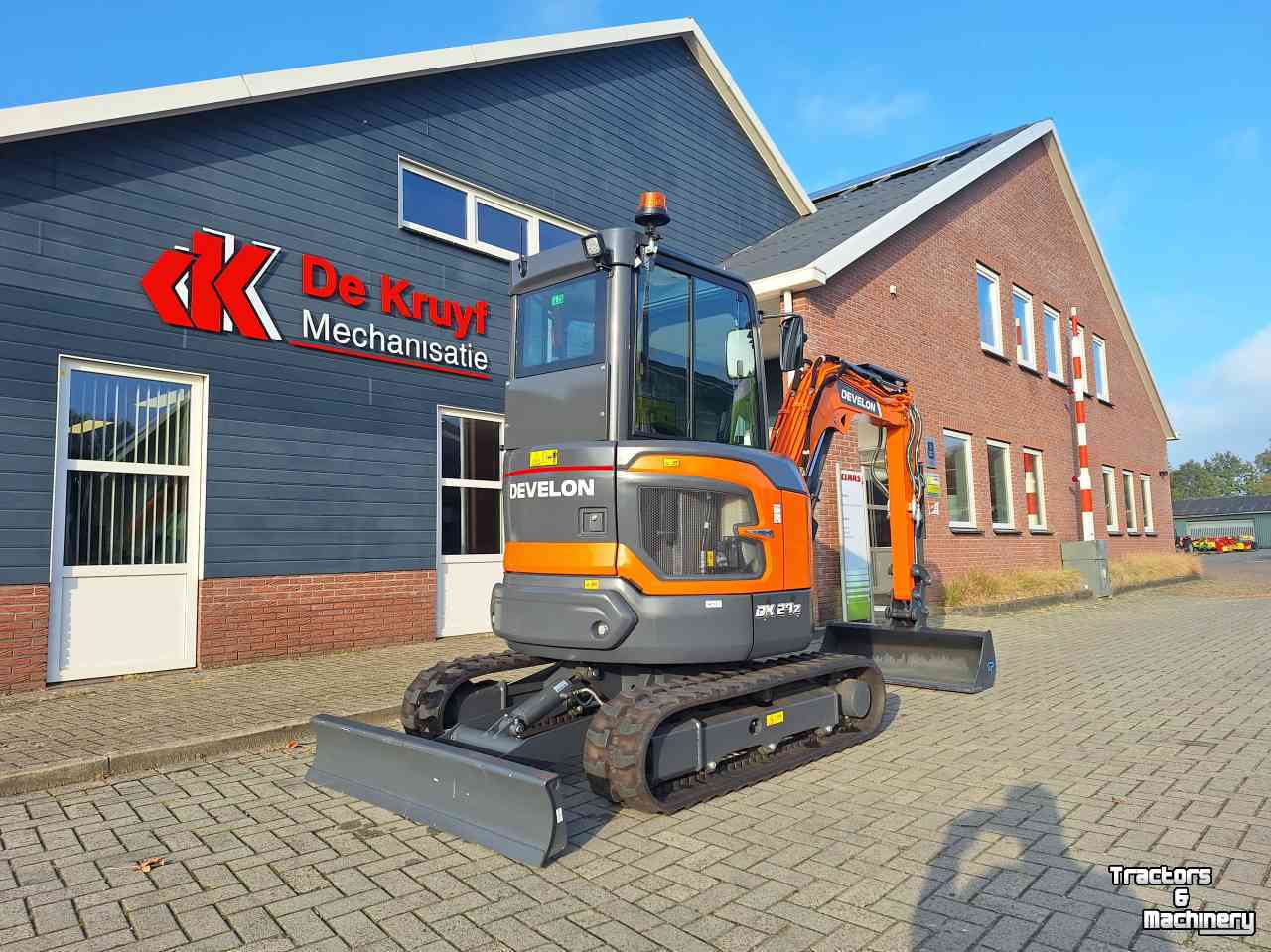 Mini-Excavator Doosan Develon DX27Z-7