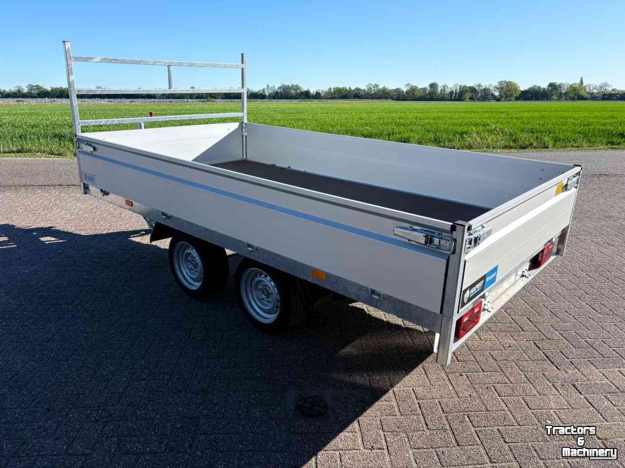 Car trailer up to 3500 Kg Hapert Plateauwagen Azure H2 2700 KG Torsievering