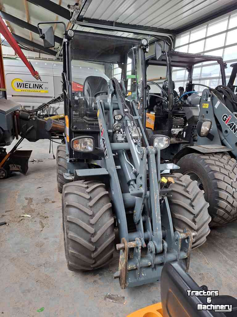 Wheelloader Giant G2500HD