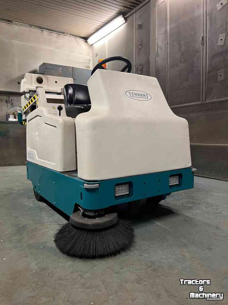 Sweepers and vacuum sweepers Tennant 6200