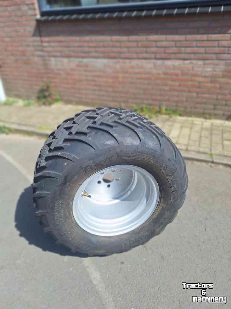 Wheels, Tyres, Rims & Dual spacers BKT 31x15.50-15