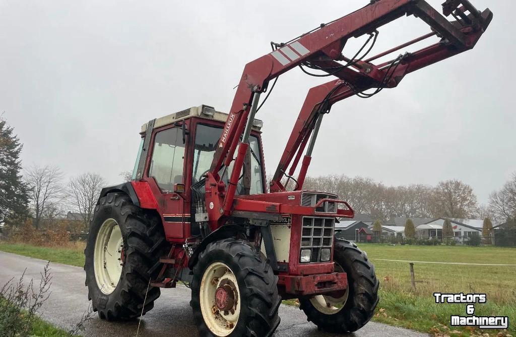 Tractor Case-IH IH 845 XL met voorlader MARGE