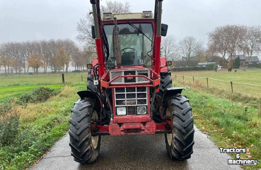 Tractor Case-IH IH 845 XL met voorlader MARGE